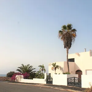 Villa Paradise, Giniginámar
